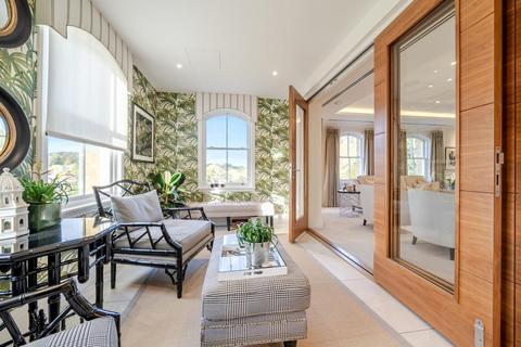 3 bedroom flat for sale, Holborn Close, Mill Hill
