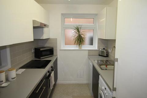 1 bedroom flat to rent, Brambledown Road, Surrey SM6