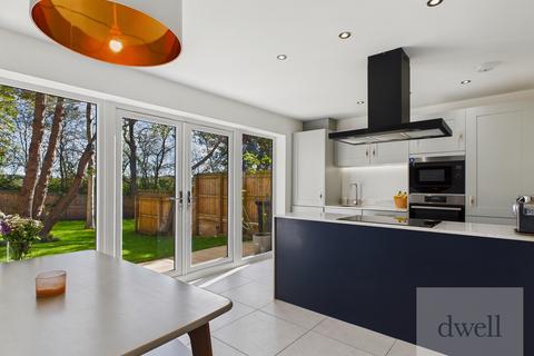 3 bedroom semi-detached house to rent, Delphinium Grove, Adel, Leeds, LS16