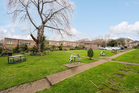 3 bedroom flat for sale, Roupell Road, Tulse Hill, London, SW2