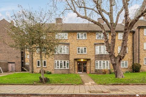 3 bedroom flat for sale, Roupell Road, Tulse Hill, London, SW2