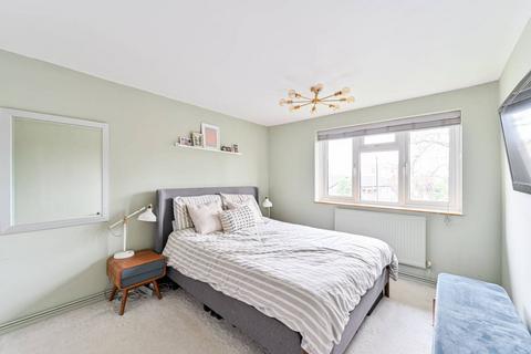 3 bedroom flat for sale, Roupell Road, Tulse Hill, London, SW2