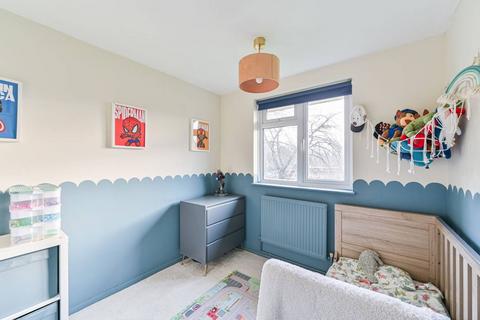 3 bedroom flat for sale, Roupell Road, Tulse Hill, London, SW2