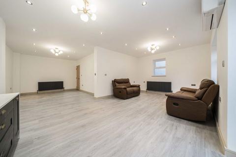 undefined, Cheyne Walk, London NW4