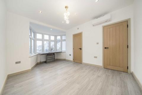 undefined, Cheyne Walk, London NW4