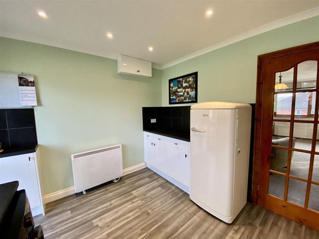 House in Ammanford, Llandybie - View 4