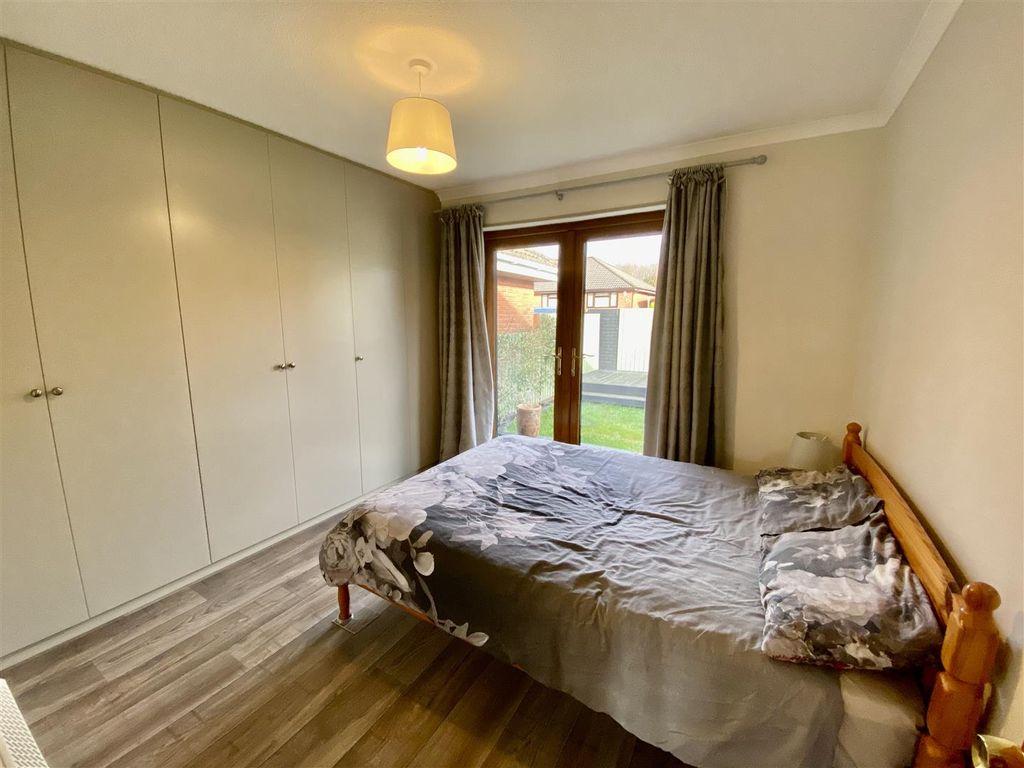 House in Ammanford, Llandybie - More