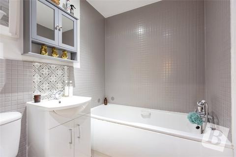 2 bedroom apartment for sale, Walter Mead Close, Ongar, Essex, CM5