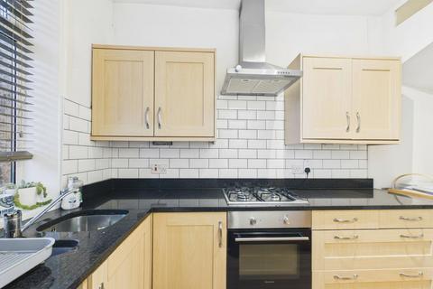 2 bedroom terraced house to rent, Armstrong Street, Farsley LS28