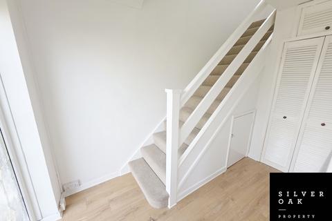 3 bedroom semi-detached house to rent, Ridgewood Park, Llanelli, Carmarthenshire