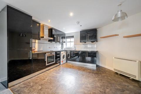 3 bedroom flat for sale, Nymet Court,  Fairford Leys,  HP19