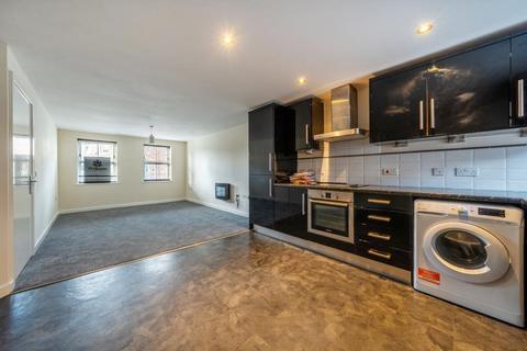 3 bedroom flat for sale, Nymet Court,  Fairford Leys,  HP19