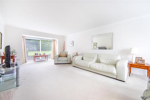 4 bedroom detached bungalow for sale, The Paddock, Walbottle, NE15