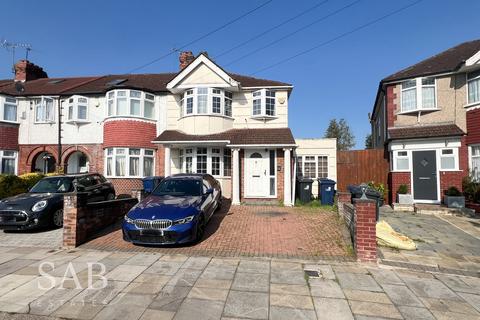 4 bedroom end of terrace house for sale, Devon Close, Perivale, UB6