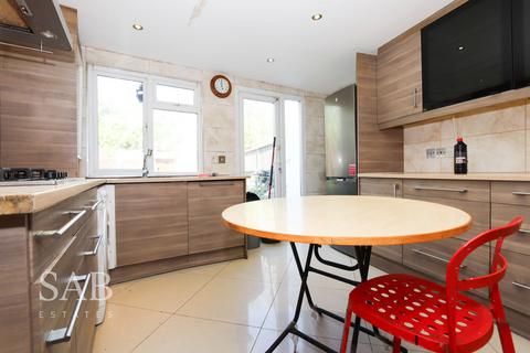 4 bedroom end of terrace house for sale, Devon Close, Perivale, UB6
