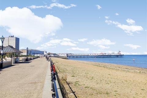 2 bedroom apartment for sale, Richmond Street, Herne Bay
