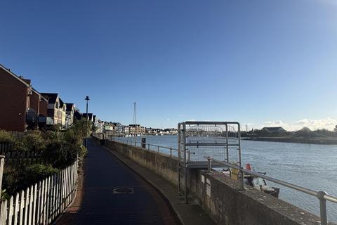 3 bedroom end of terrace house to rent, Mariners Quay, Littlehampton BN17