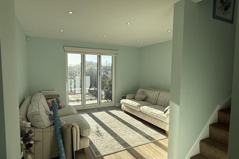 3 bedroom end of terrace house to rent, Mariners Quay, Littlehampton BN17