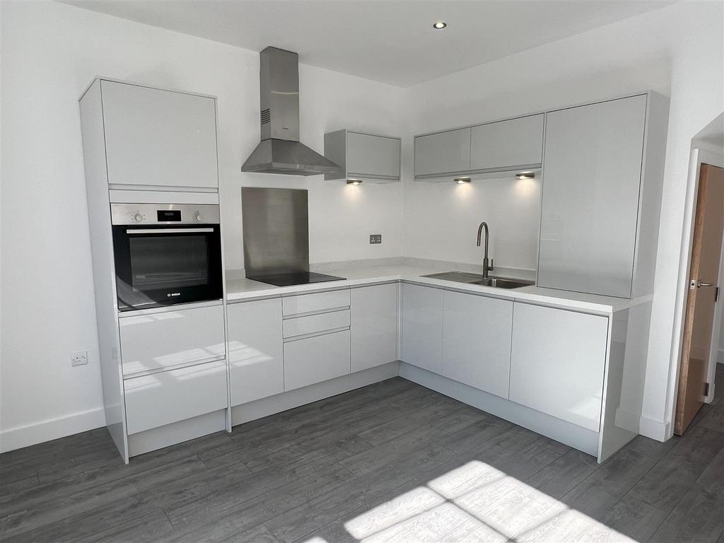 KITCHEN 2.jpeg