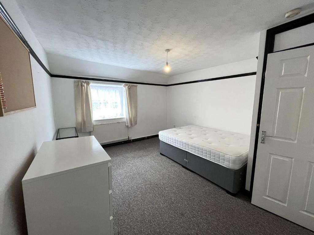 Bedroom 3.JPG