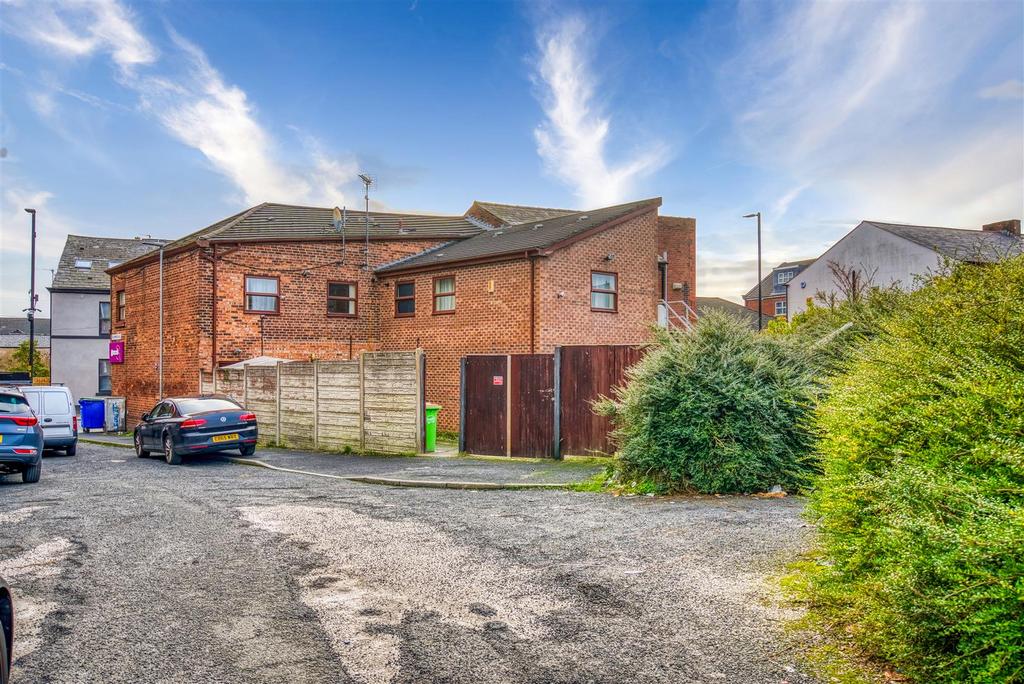 691 693 ormskirk rd externals-11.jpg