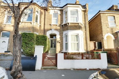 4 bedroom semi-detached house to rent, Park Road, London E15