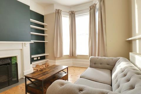 4 bedroom semi-detached house to rent, Park Road, London E15