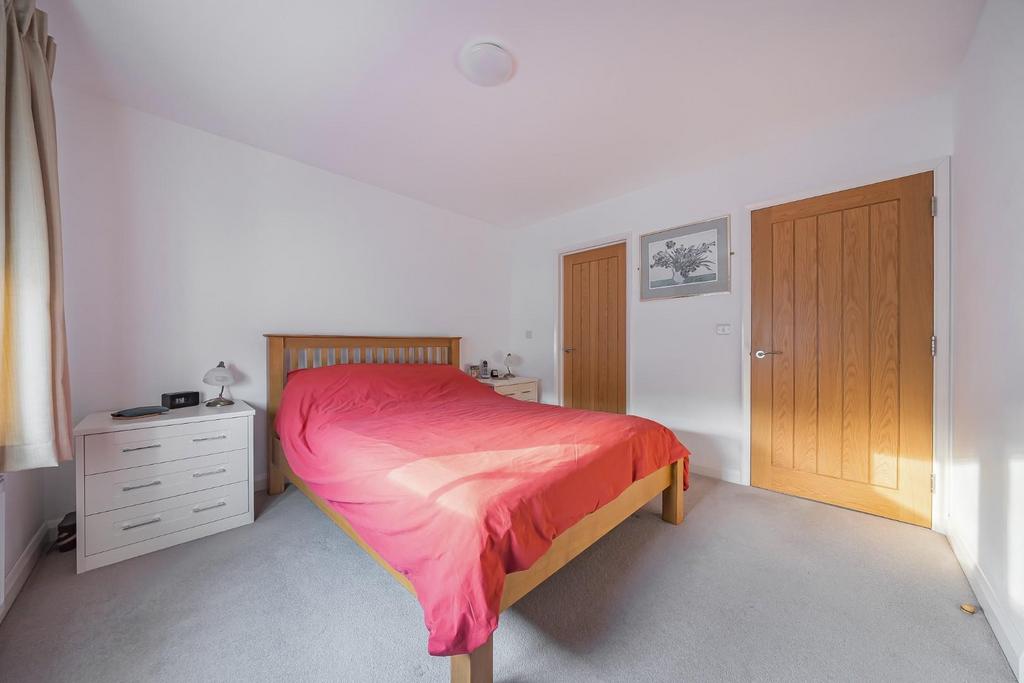 Bed 1 corner.jpg