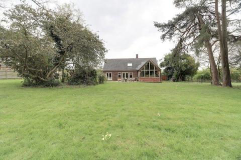 3 bedroom detached house for sale, Portsmouth Road, Surrey GU26