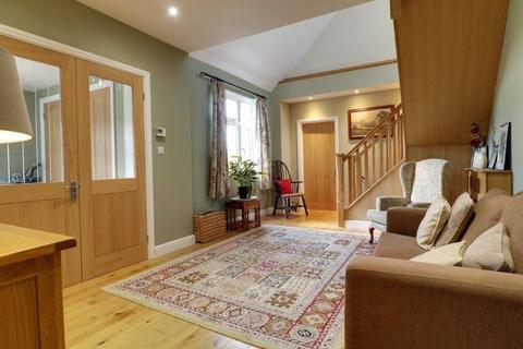 3 bedroom detached house for sale, Portsmouth Road, Surrey GU26