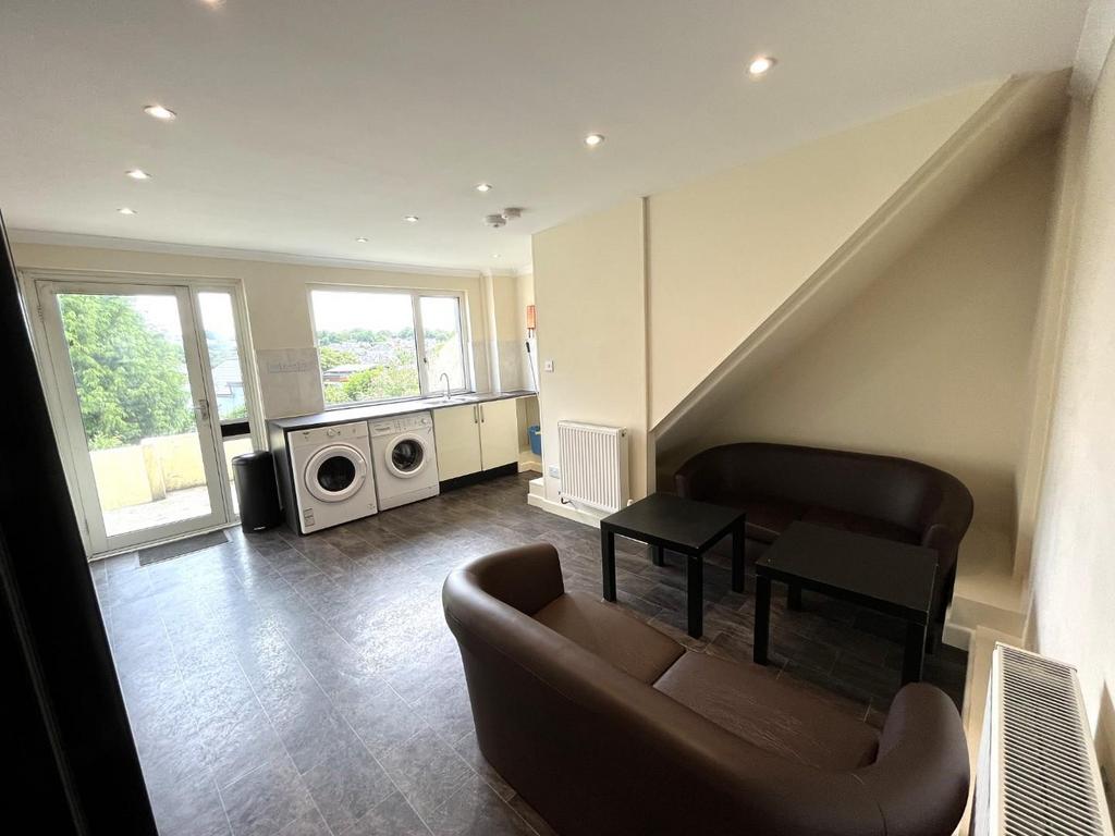 Kitchen / Living Room .JPG