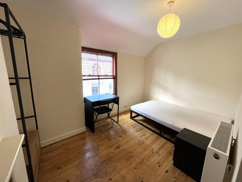 Bedroom 4.JPG