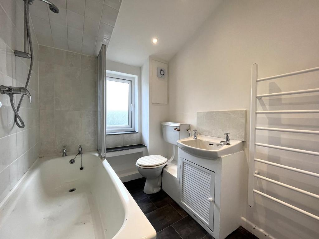 Bathroom.JPG