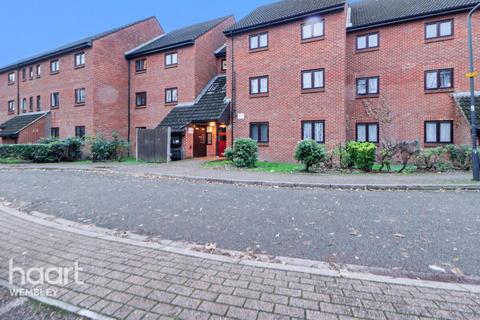 2 bedroom flat for sale, Elgar Avenue, London