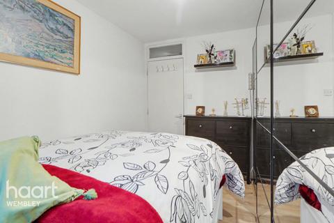 Elgar Avenue, London