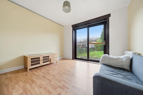 3 bedroom flat to rent, Broxburn, West Lothian, EH52