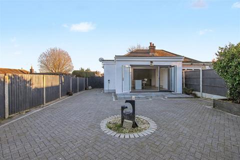 undefined, Woodside, Leigh-On-Sea