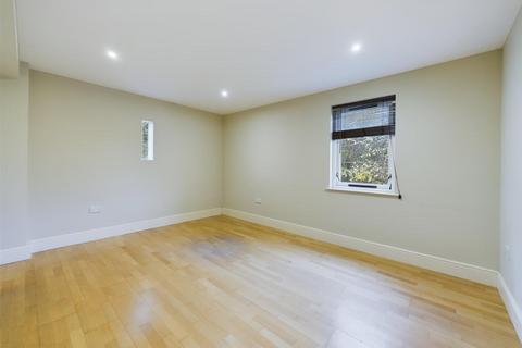 1 bedroom flat to rent, Endcliffe Court, Ashford Road, Bakewell