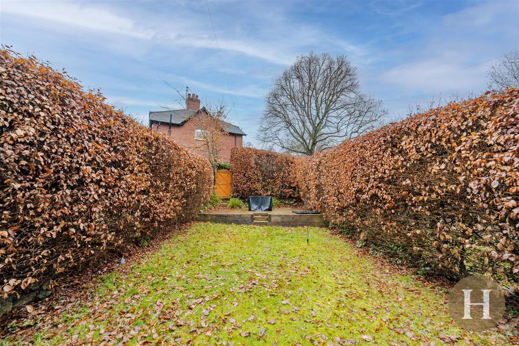 Hadleigh Estate Agents-32.jpg