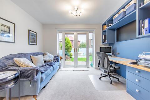 3 bedroom semi-detached house for sale, Layfield Road, Brunton Park, NE3