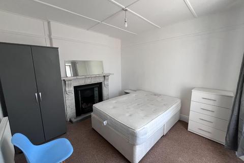 4 bedroom house to rent, Helston Road, Penryn
