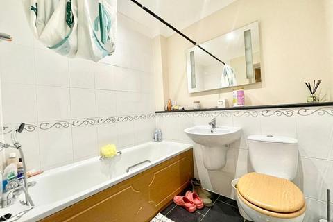 2 bedroom flat to rent, Turner Heights, Zion Place, Margate, Kent, CT9