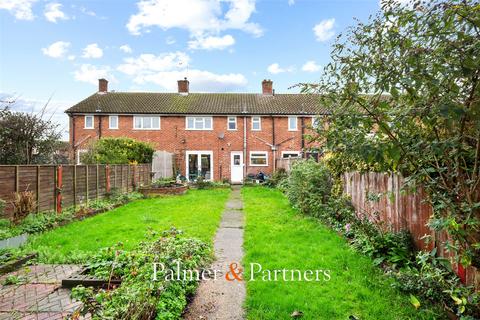 3 bedroom terraced house for sale, Pebmarsh Close, Blackheath, Colchester, Essex, CO2