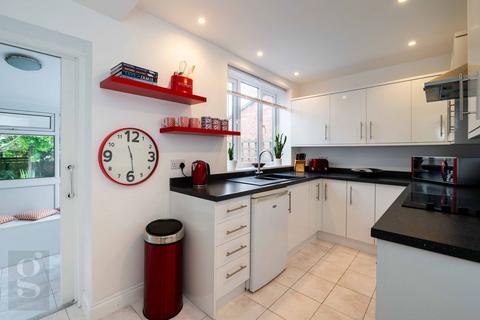 3 bedroom semi-detached house for sale, Penn Grove Road, Hereford