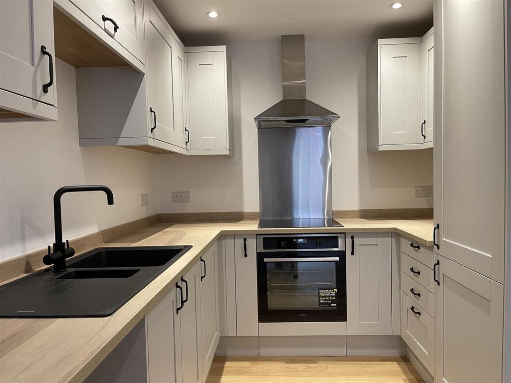 Kitchen 1.jpg