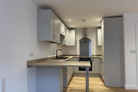 2 bedroom flat to rent, St Johns Place, Canterbury CT1