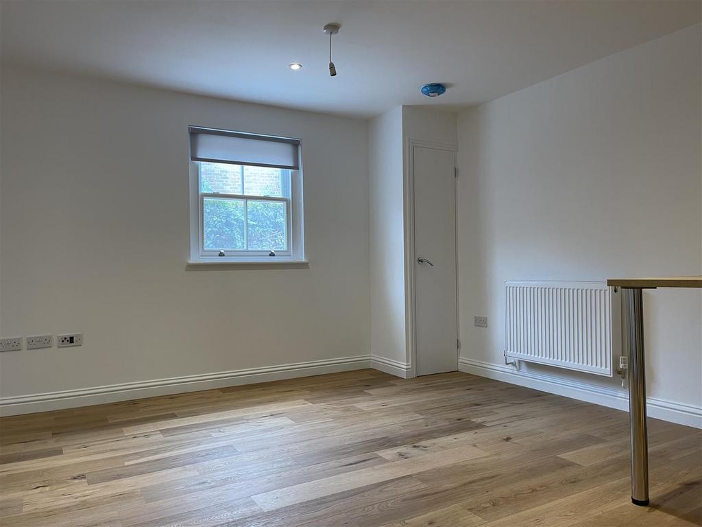 Living room 2.jpg
