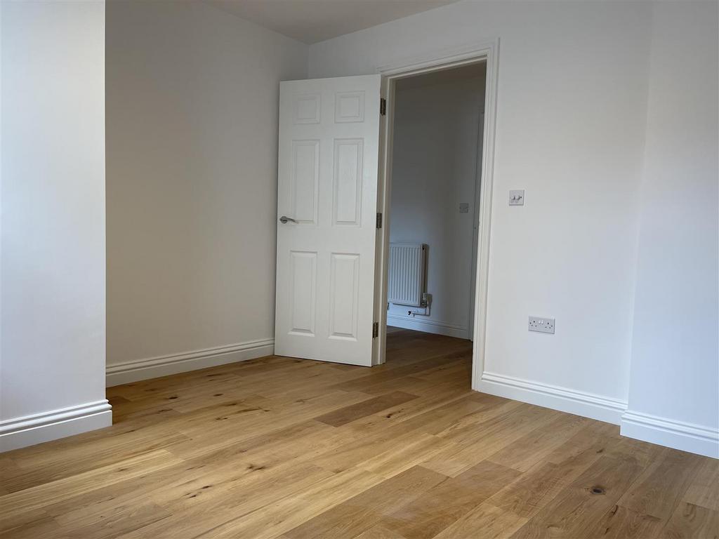 Bedroom 1.jpg