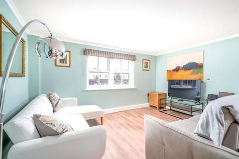 1 bedroom flat to rent, Greyhound Road, London W14