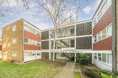 2 bedroom flat to rent, Parkleys, Richmond TW10
